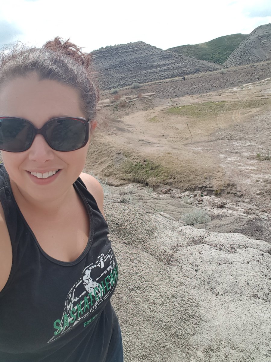 jaclyn613's tweet photo. We found #Drumheller! #AlbertaAF https://t.co/GbvGVQvU4C