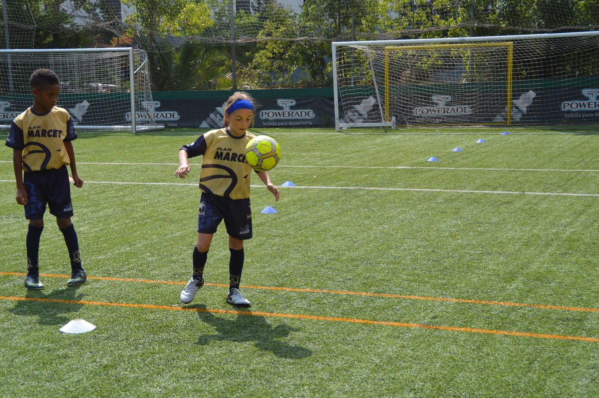 marcetfootball's tweet photo. El Turno 2 de #GradoMaster nos deja estas primeras imágenes.
#Verano17Marcet https://t.co/RoUcpbwA2S