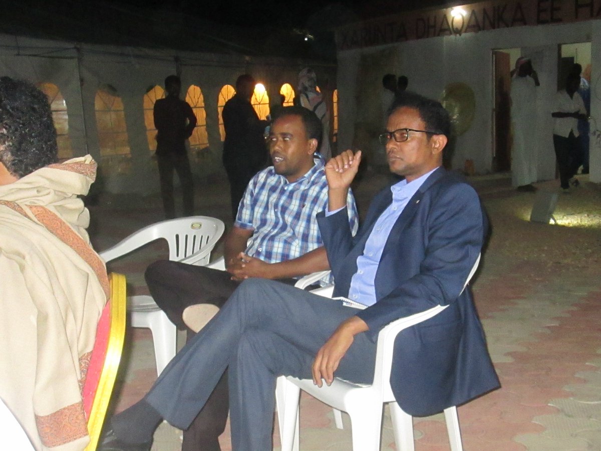 Ladhka's tweet photo. #Rep #Somaliland @slforeign #ProfMartin's Somali tuition tonight to scholars, writers authors etc participating #HIBF2017 @chumanwokolo 4 https://t.co/gA7LQ1BYUh