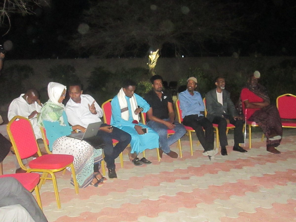 Ladhka's tweet photo. #Rep #Somaliland @slforeign #ProfMartin's Somali tuition tonight to scholars, writers authors etc participating #HIBF2017 @chumanwokolo 4 https://t.co/gA7LQ1BYUh