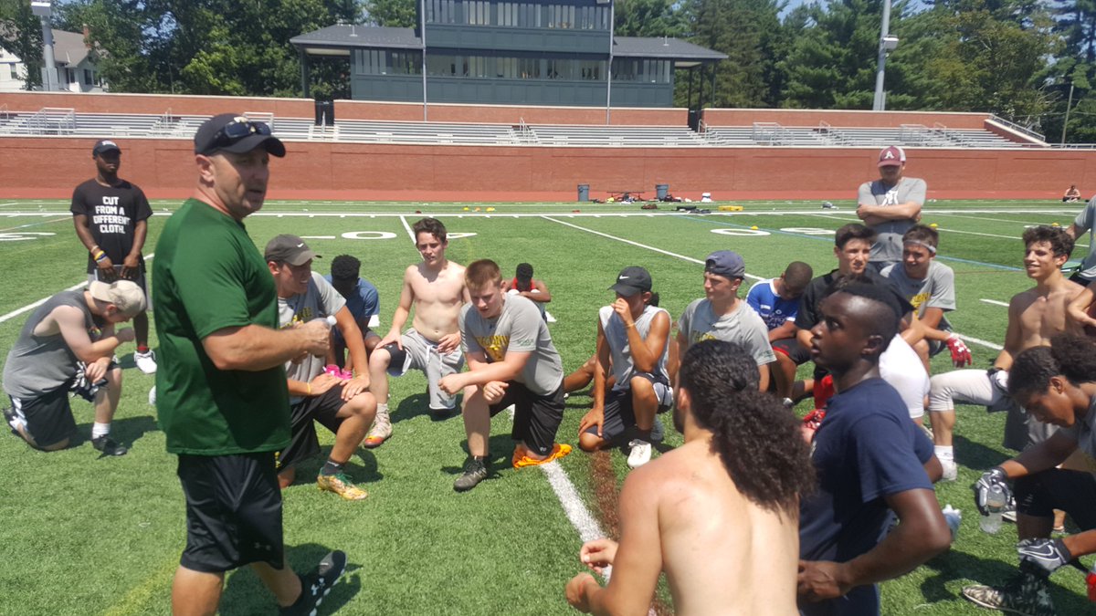 LIMFootballCli1's tweet photo. Coach Ziter from Western Mass champs Taconic HS sharing some words after the clinic at @AmherstCollege 
#Sacrifice&amp;GetBetterEveryDay https://t.co/8je62iljxv