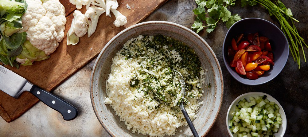 epicurious's tweet photo. We tested every possible way to cook cauliflower "rice." One method was our fave: https://t.co/x6kVRWUYxV https://t.co/6vRbtyO8b6