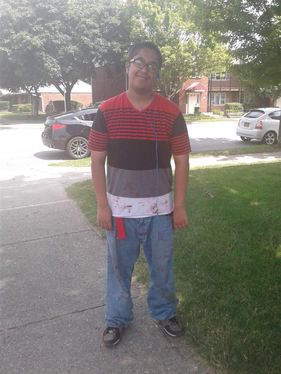 BingoGaming81's tweet photo. When your son has a job and looks filthy.

#Summer #TheyGrowTooQuick https://t.co/Yd9fgrFenB