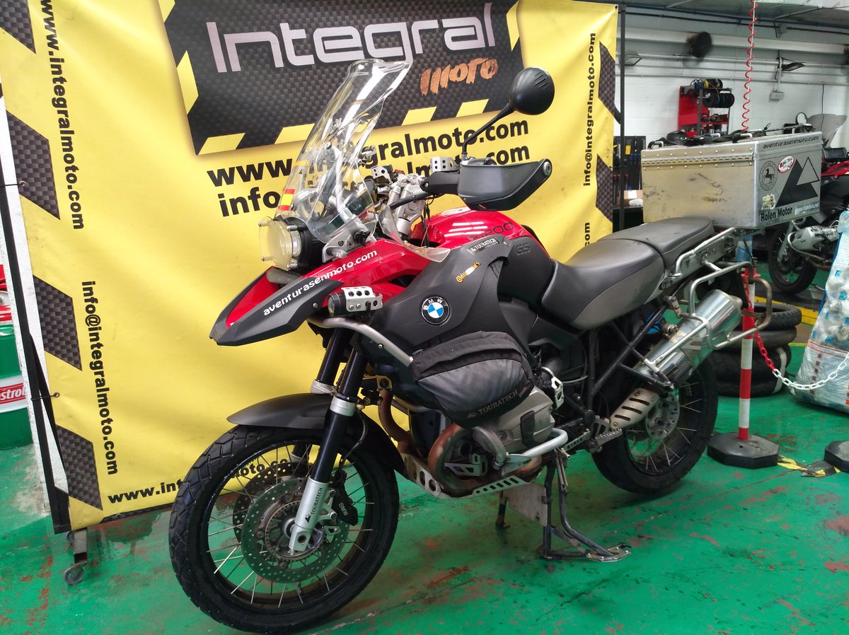 El taller de Jose M. de <a href="/aventurasenmoto/">Aventurasenmoto</a>. Que sigas disfrutando de esta gran pasión y haciéndonos partícipes a todos de tus aventuras. V´ss