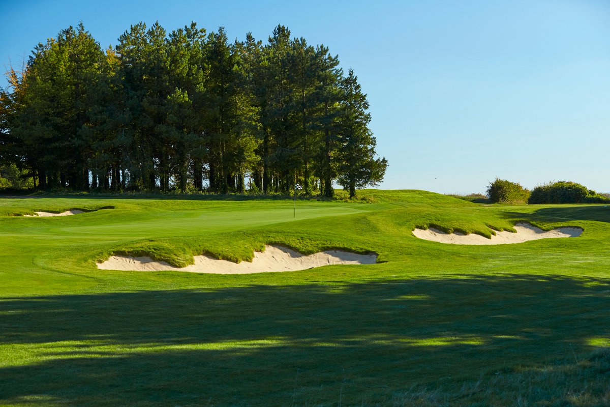 .<a href="/MJAbbottLtd/">MJ Abbott Ltd</a>  Enjoy watching Part 1 of Phil Helmn's You Tube 10 part Greenkeeper Diaries Series  youtu.be/5mefd-BfJP0  .<a href="/goodwood_golf/">Golf At Goodwood</a>