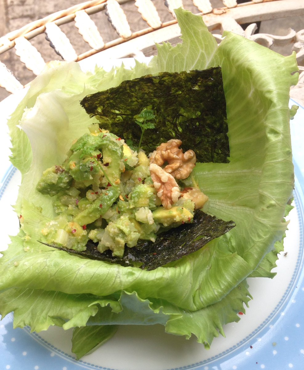 RuthWillems's tweet photo. #lettuce #cups #seaweed #wrap #walnut #avocado #salad #guacomole #paleo #keto #coeliac #hpylori #glutes #green #swing #coarse #cookingforone https://t.co/VgJvHwXDoJ