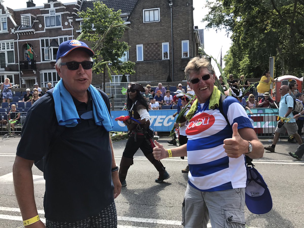 MurielHartog's tweet photo. Blauwe topperssss!!!! https://t.co/5RrJidL9iC