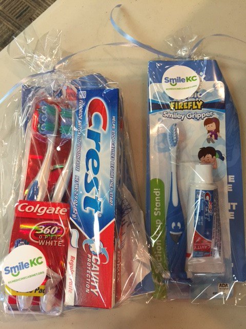 KCMedCab's tweet photo. @KCMedCab heads to @Chiefs stadium Founders Plaza to distribute toothbrushes at the @bhcckc health fair Saturday 7/22 from 10-2 #smilekc https://t.co/UObdEN8i1h