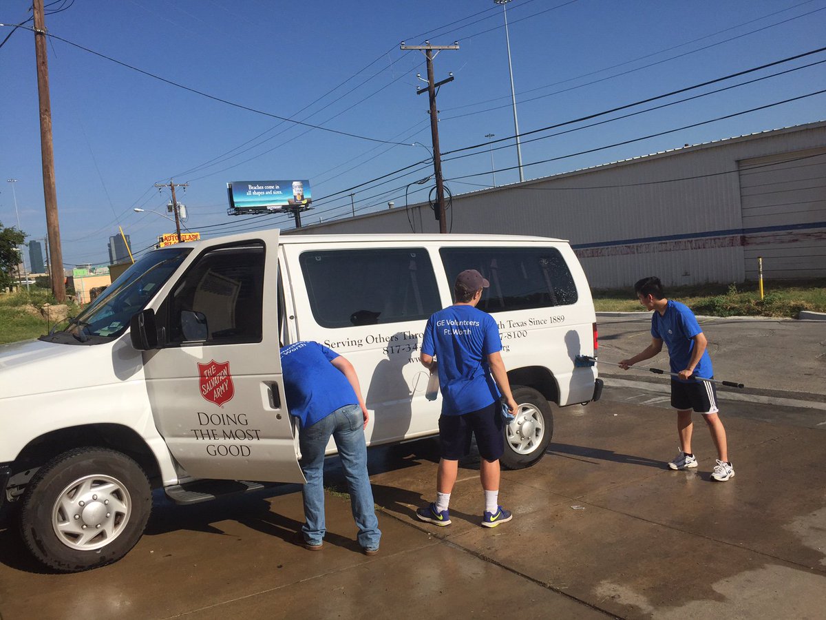 WabtecCorp's tweet photo. We're still going! Community day in Ft. Worth, TX @SalvationArmyUS helps more than 25 million ppl per year w/ a variety of services #GECares https://t.co/zvnwUc6SbT