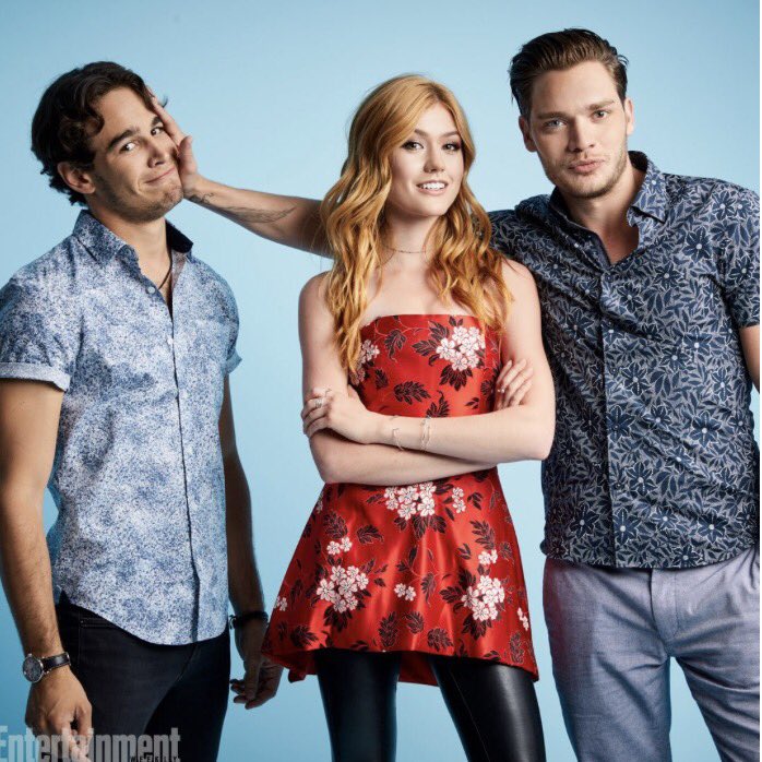 Kat_McNamara's tweet photo. #Clace? #Climon? Nah... #Domberto 👍😍✨ @ShadowhuntersTV shenanigans @Comic_Con! @EW #ShadowhuntersAtSDCC #SDCC2017 https://t.co/swaZDSyJRA
