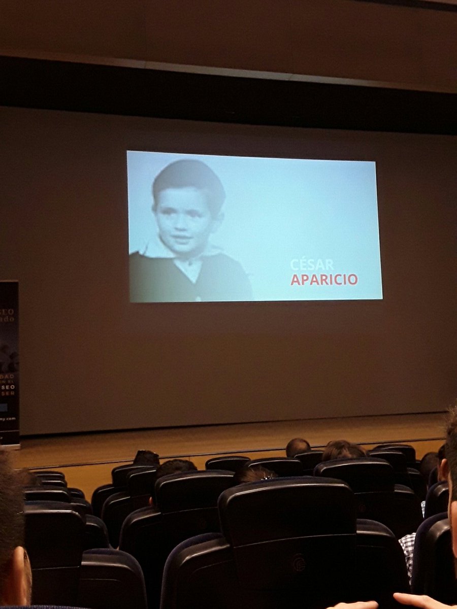 Kustomia's tweet photo. Hablemos de LinkedIn building con @eCesarAparicio https://t.co/nFQ0O3u0Lk