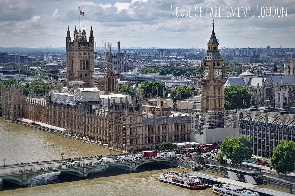 KIKANINAC's tweet photo. Je suis à Londres ! 🔥👊😁 https://t.co/akJ4Zj98Ga