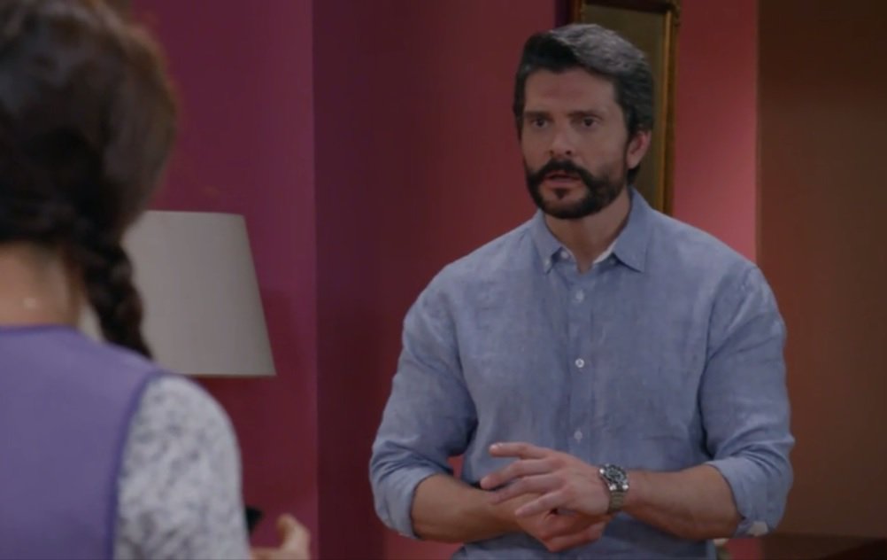MarceCordobaFc's tweet photo. Julio se enoja con Juana por contestar su telefono. #EnamorandomeDeRamon #Capitulo108 https://t.co/dvzxMWhkNh