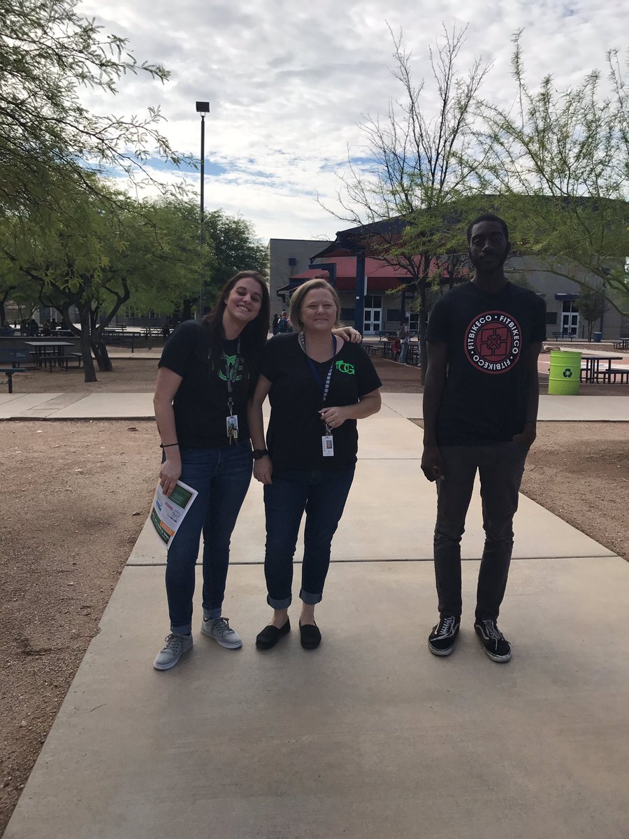 CienegaBobcats's tweet photo. First day of school! #BobcatNation #FirstFewDays https://t.co/3iLzWe0T2x