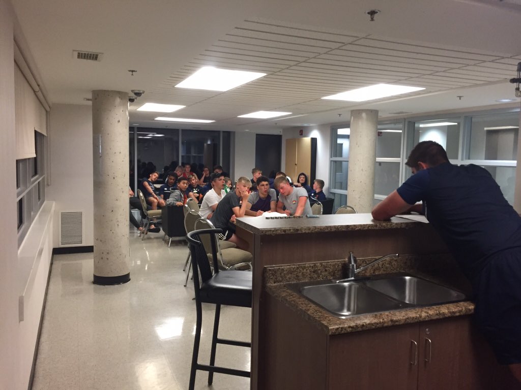 BirkdaleSport's tweet image. Thanks to Mr Parsons who hosted our tour quiz last night! We are now off on our long bus journey to Toronto #quiz #quizmaster #longbus