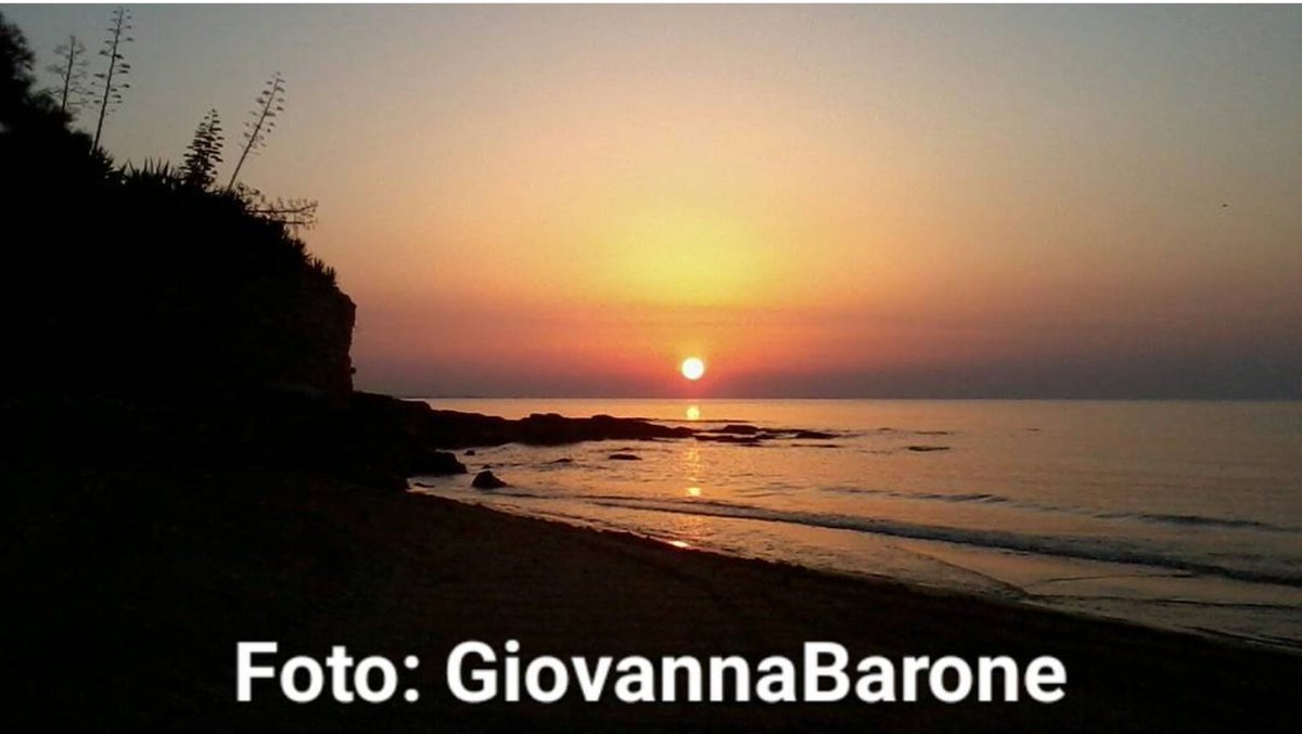 GioBa77's tweet photo. Perché amo uscire presto la mattina? ❤ #alba #buongiorno #sunrise #avola #Sicilia #sicily #photo #picoftheday #relax #breath #nature https://t.co/HhpNfoDHRE