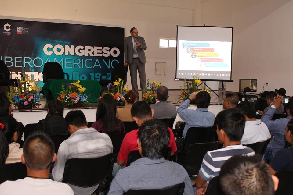 CIBETICUTC's tweet photo. Dr. Angel Mauricio Mokarzel Alba, presentando la conferencia Magistral: UVEG: Transformando sueños a través de las tecnologías.
#CIBETIC2017 https://t.co/WjiJL7qw3C