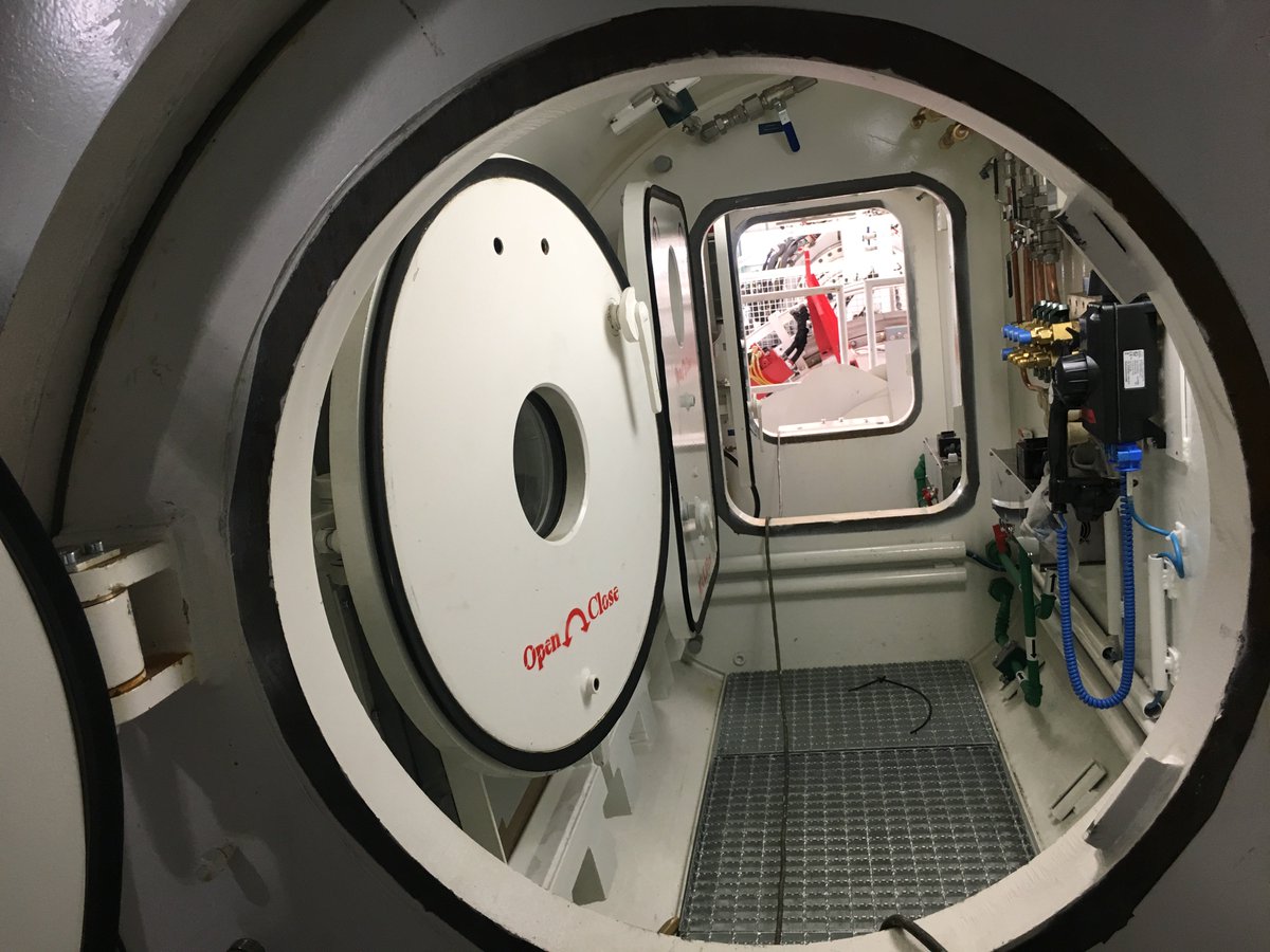 PurpleLineTBMs's tweet photo. Hello BORING world! 💤💤💤 Welcome to our earth ship. #myfirsttweet @metrolosangeles @regionaltbm https://t.co/nzuOdU24Il