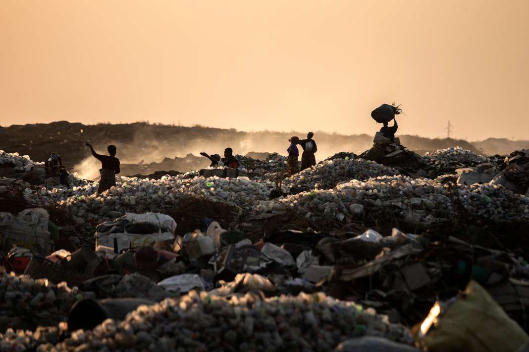 CirculR's tweet image. Depuis 1950, l&apos;homme a produit 8,3 milliards de tonnes de plastiques ... L&apos;heure est à l&apos;#economiecirculaire ! lemde.fr/2uBYvQ2