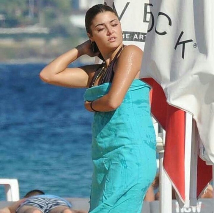 HandeErcelNeews's tweet photo. #HandeErçel Denizkızı😍 Yeni! https://t.co/KaNI8gdk3B
