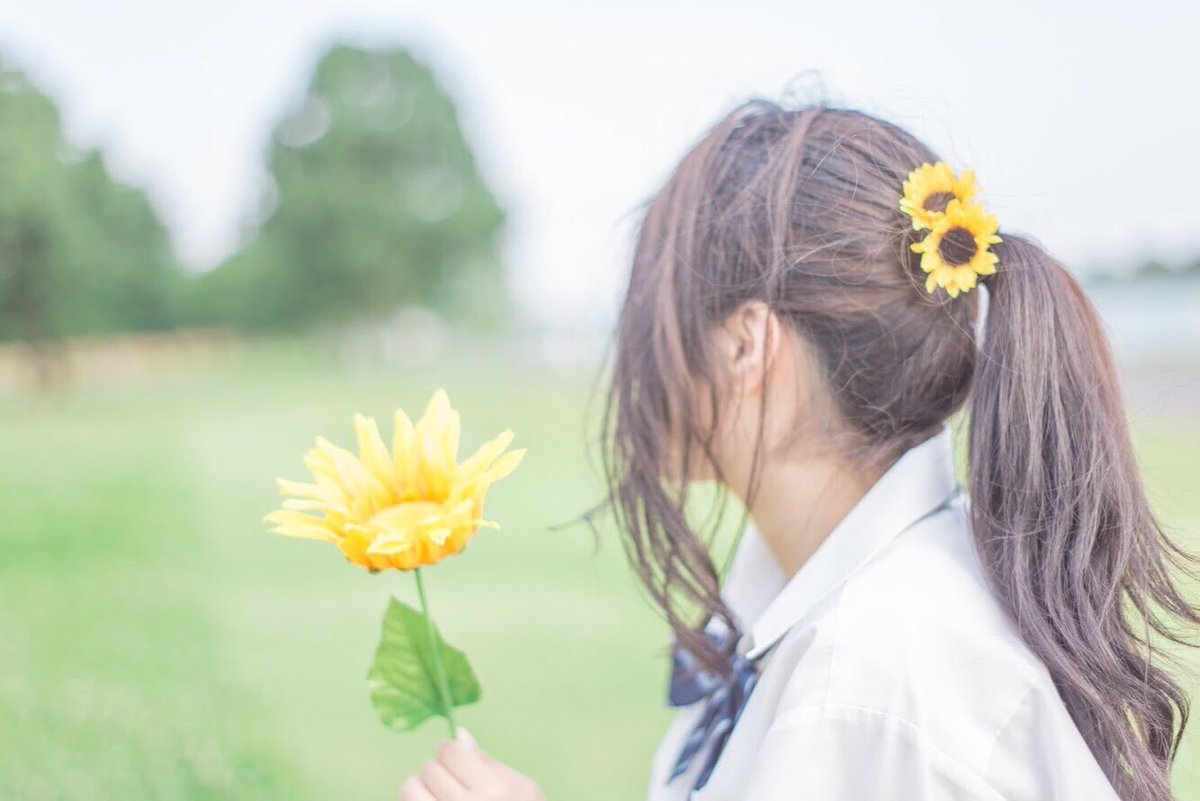 1838Amachu's tweet photo. 思いつきで撮りに行った写真🌻
気づいたらいろんな角度にいるゆかと笑いながら撮ってるのが楽しい🙄 https://t.co/56oVAHC8om
