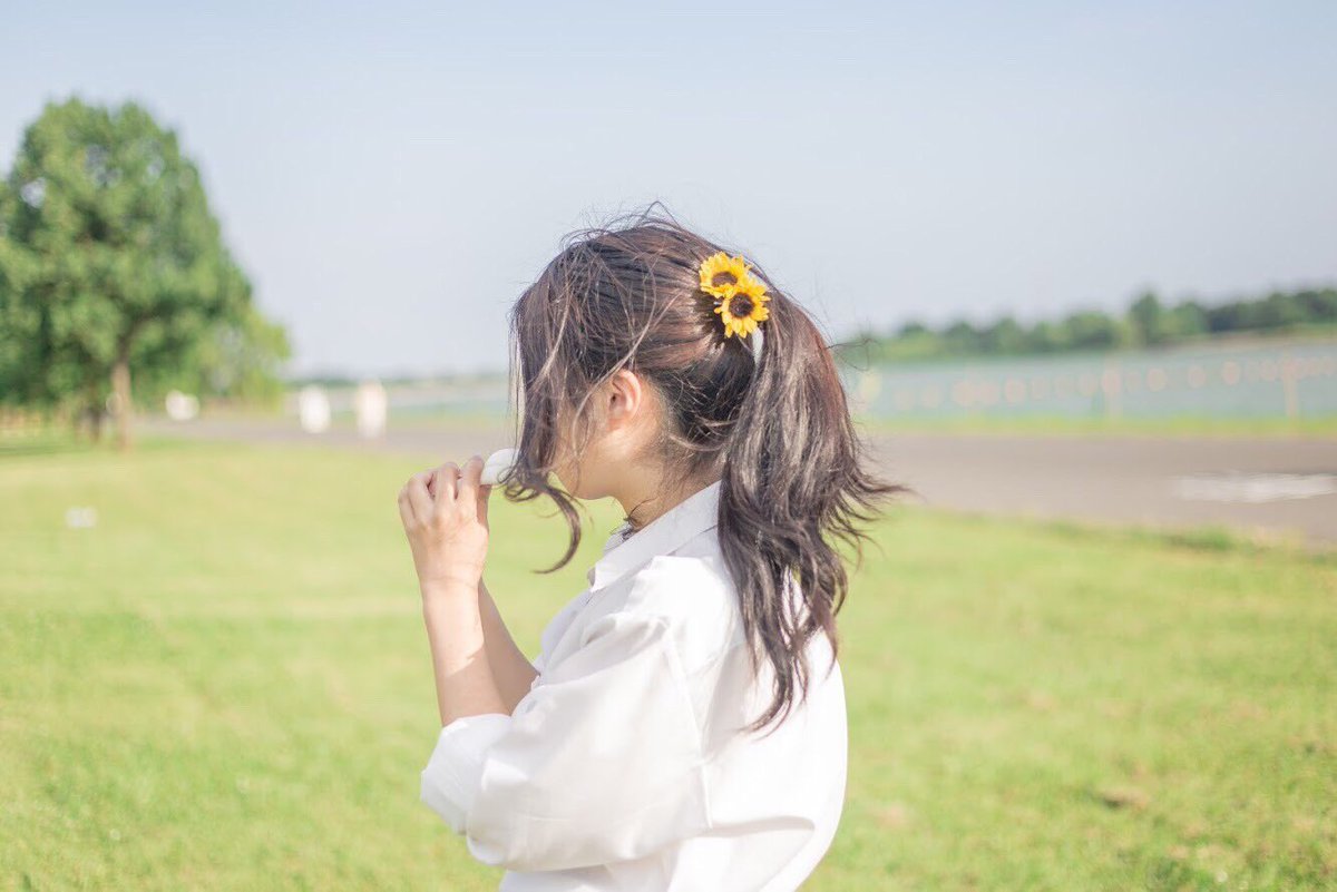 1838Amachu's tweet photo. 思いつきで撮りに行った写真🌻
気づいたらいろんな角度にいるゆかと笑いながら撮ってるのが楽しい🙄 https://t.co/56oVAHC8om