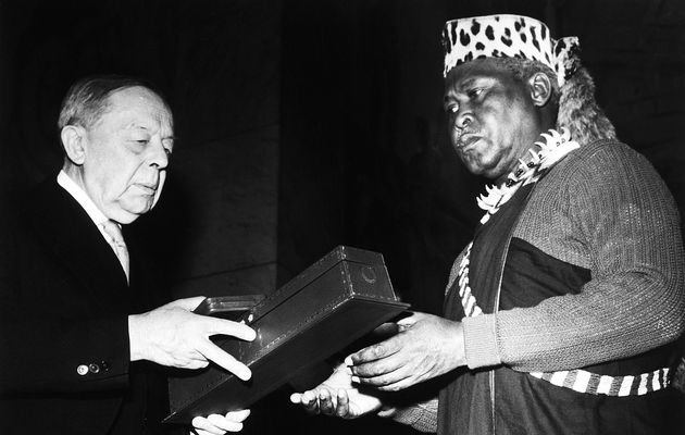 CR17SIYAVUMA's tweet photo. #WinnieMandela When Chief Luthuli was awarded the Nobel Peace Prize, it was a well deserved international tribute. #RememberLuthuli https://t.co/1vXnVxWs6p