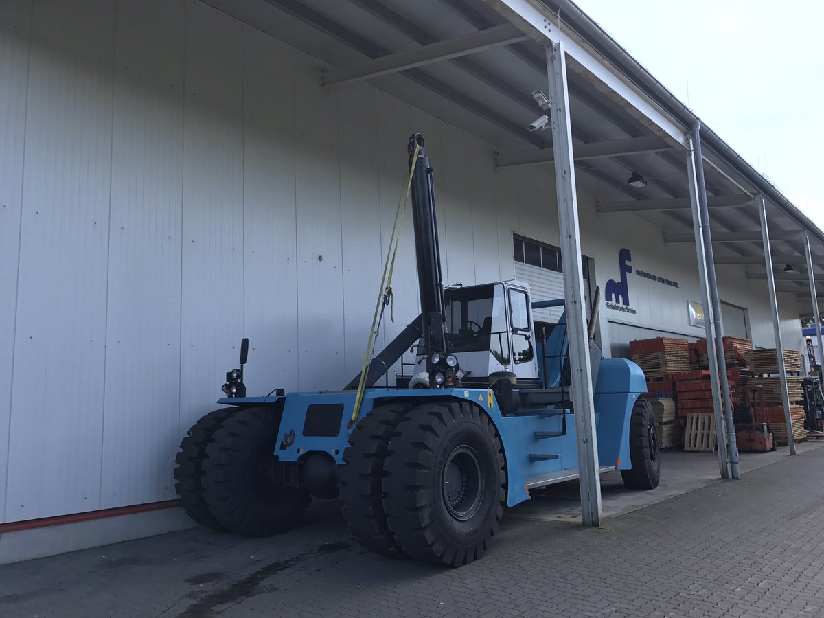 StefanLudwigMF's tweet photo. #Reachstacker bei #mfgabelstapler in #henstedt #ulzburg #SMV #KoneCranes #Gebrauchtstapler #Containerstapler https://t.co/uczff0sBLx