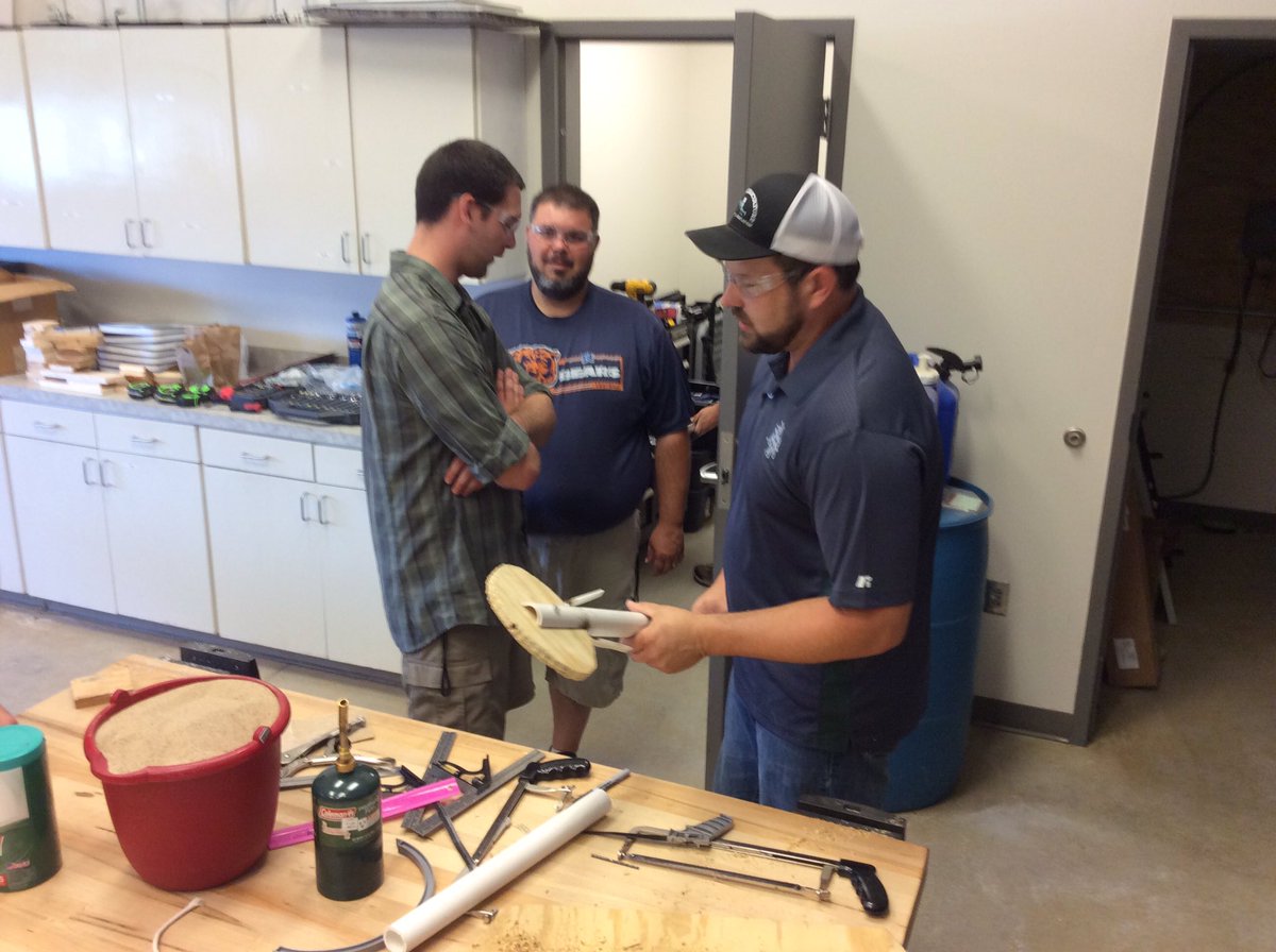meyermar51's tweet photo. Planter design competition is heating up at ATUCASE17. Who will sell their design to the company? @case4learning @ATUAgri @drrbowen https://t.co/W11p4YJAkn