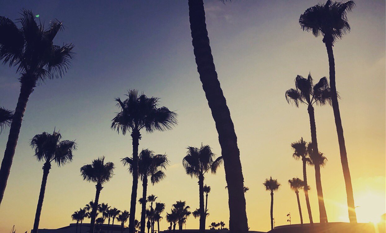 Sunset 🌅 last night ✨ #SanDiego https://t.co/ryhyT1ujLi