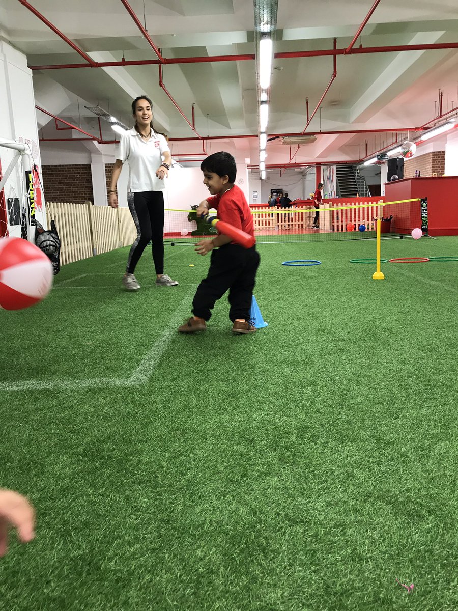 kinder_active's tweet photo. Rounders to start our Friday morning #sport #preschool #nursery #Bournemouth #dorset #children @ukactive https://t.co/2VrnZZeCkr