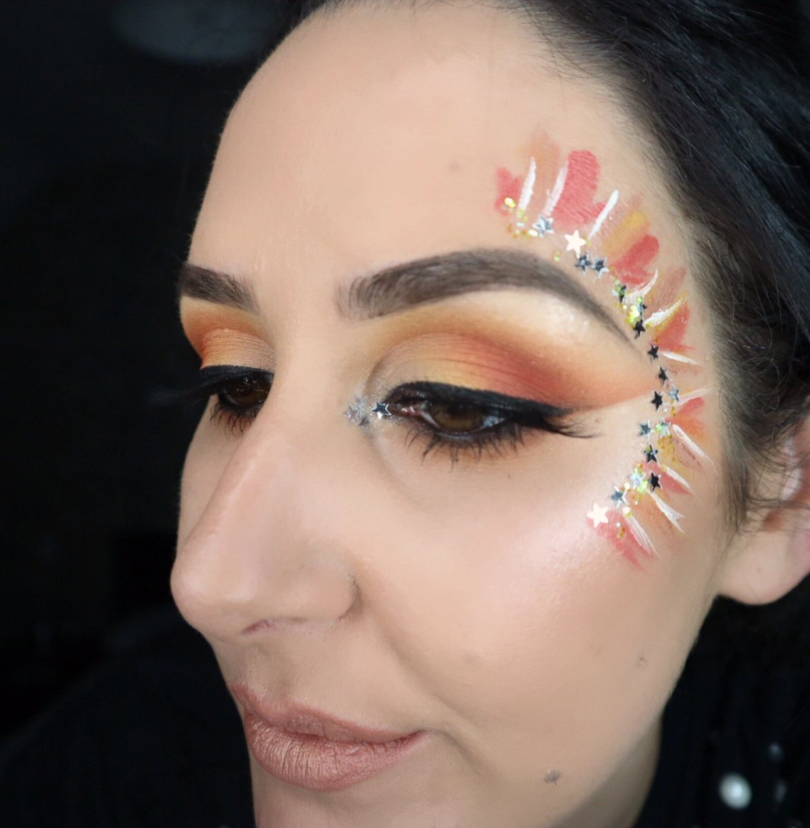 Beautonix's tweet photo. Sunset Eyes 🌅 Festival inspired makeup. Using @MorpheBrushes 35O palette @ABHcosmetics dipbrow #AnastasiaBeverlyHills #MorpheFam #sunseteyes https://t.co/PNc96m3K6G