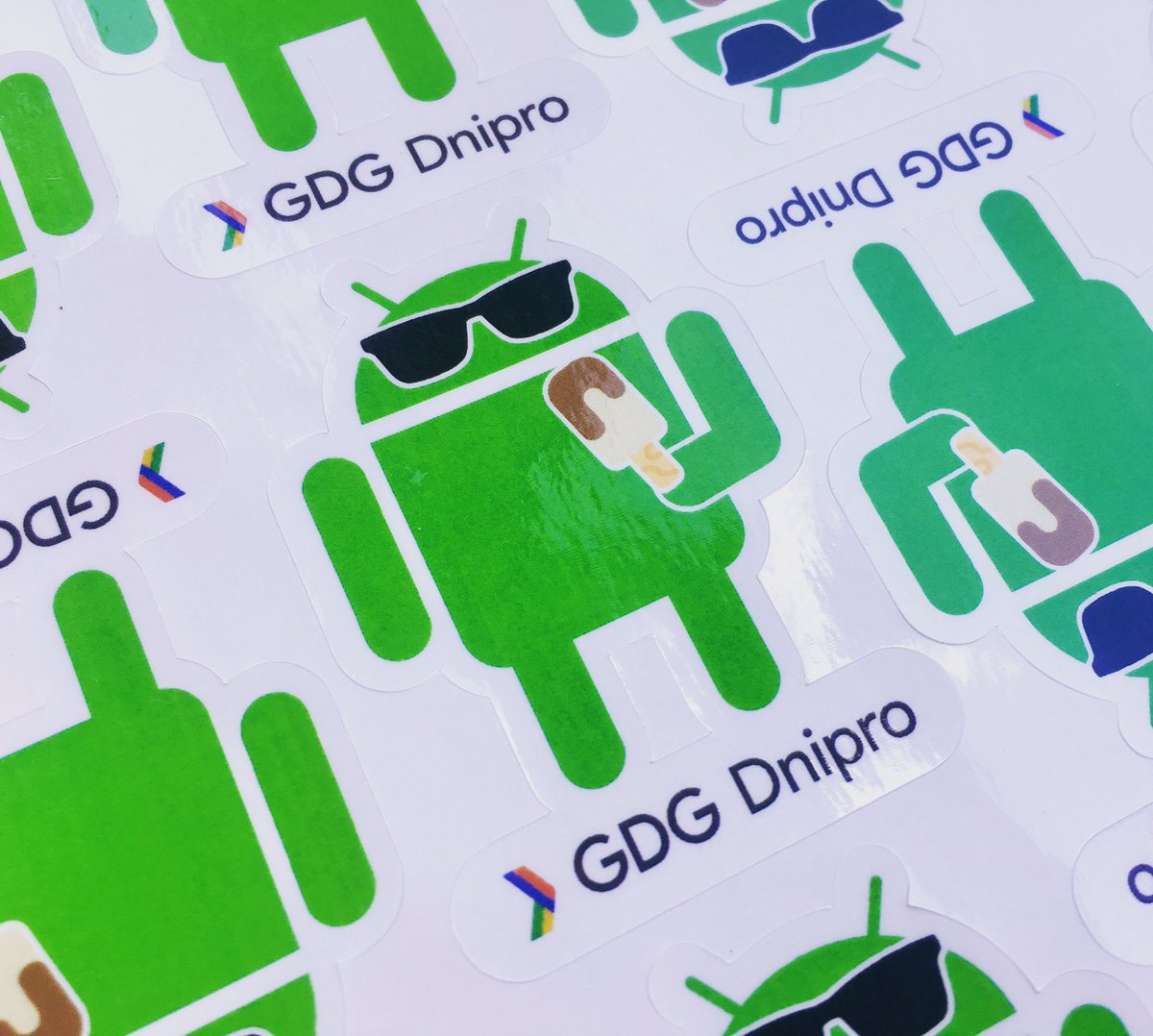 gdgdnipro's tweet image. Завтра на Android Summer Session будет жарко 🔥 Наши дроиды уже готовы, а вы? 😉 #gdgdnipro #android #summer #session #icecream #stickers