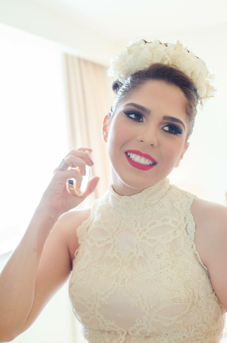 priscilavvera's tweet photo. The bride #bridetobe #wedding #bride #perfum #bigday #photography #WeddingPlanner #weddingmagazine https://t.co/uNQZ1zBPbK