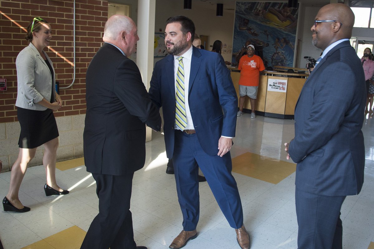 NRPA_news's tweet photo. Yesterday we were joined by @SecretarySonny at Turkey Thicket Rec Center to discuss parks &amp; rec's role in providing kids with summer meals. https://t.co/aoHW8whdGZ