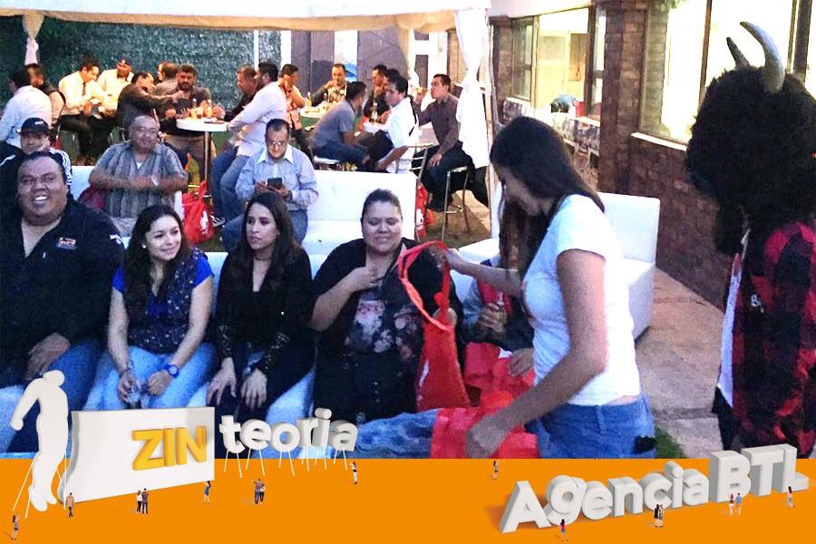 ZinteoriaBTL's tweet photo. #Activación para @GrupoHerdezMX 🌶
#EventoForáneo
#PromotionAgency
#Marketing #BTL
#Advertising https://t.co/r2SqjS6vAx