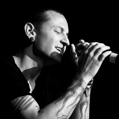 penguinfromMars's tweet photo. Покойся с миром, миленький Честер((

RIP. 20.7.2017 год. 

#RIPChesterBennigton #LilkinPark https://t.co/QmYJBthRHz