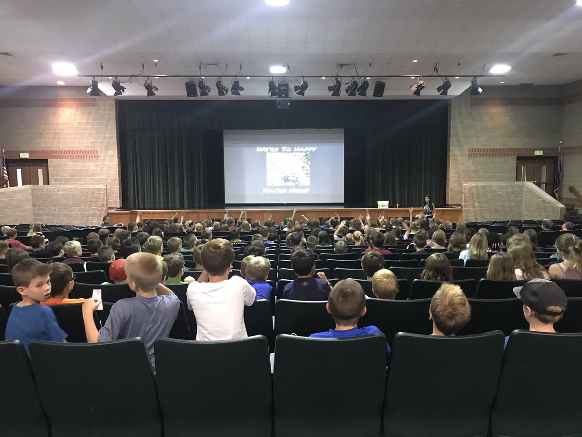 DrSteveGriffin1's tweet photo. @HighlandHillsMS 5th graders prepping for middle school at HHMS' Be a Better Jag Day!  @NAFCSuccess #Tomorrow,Together https://t.co/Tdj0aRgnZB