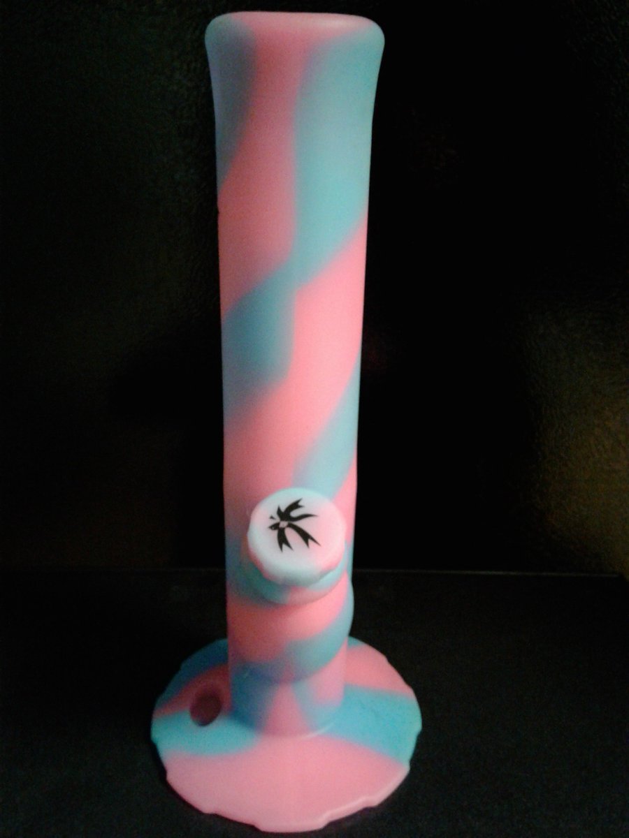 Smokers_Source's tweet photo. Come in and pack up for the weekend!! #utah #ut #slc #saltlakecity #saltlake #local #parkcity #holladay #Millcreek 
https://t.co/tJxHvvKNzE https://t.co/RZA8OLUn4J