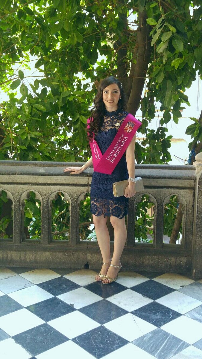 AnaJuiz1's tweet photo. Acto de graduación - Odontología @UniBarcelona
Promoción 2012-2017 🎓 #paranimfub #odontologiaub https://t.co/CNTZmmr9wm