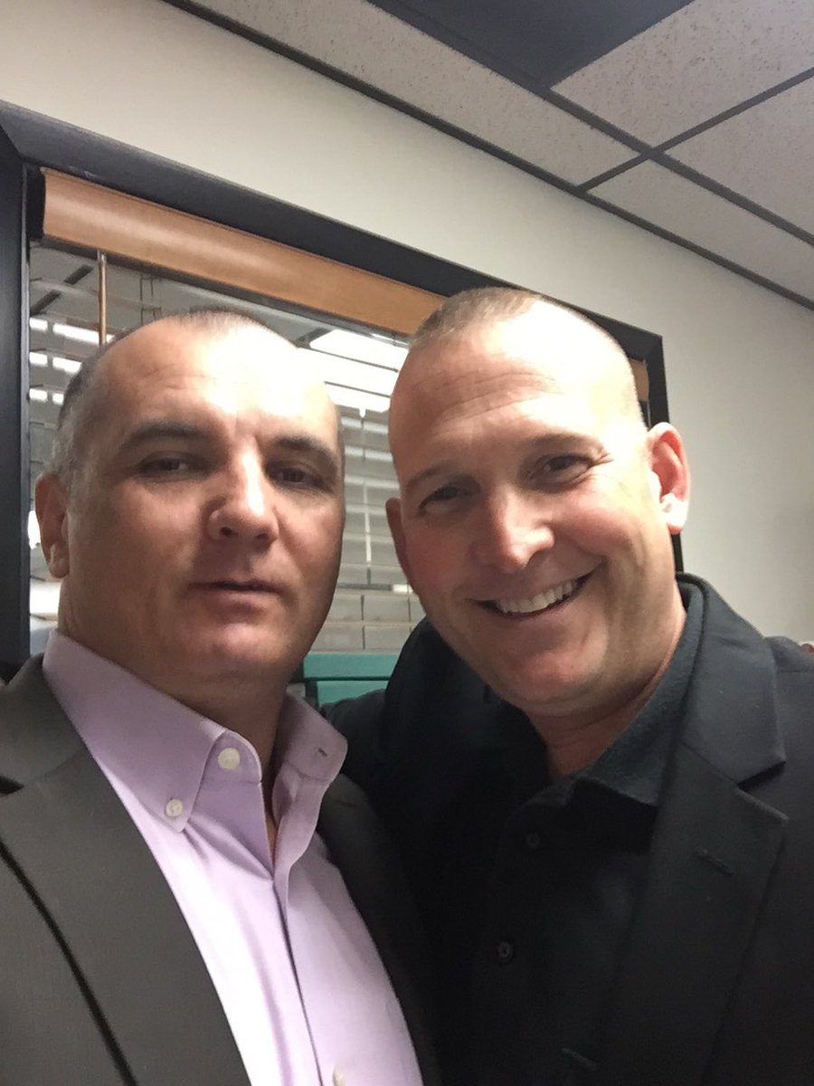 Let me introduce MY Lyle! The operational Gold Standard <a href="/lylearnett/">Lyle Arnett</a> @paulevansups <a href="/jasonmehr/">Jason Mehr</a> <a href="/NorthwestUPSers/">Northwest UPSers</a> <a href="/Bhnry959/">Bill Henry</a> <a href="/law_cat/">lawrence catipay</a>