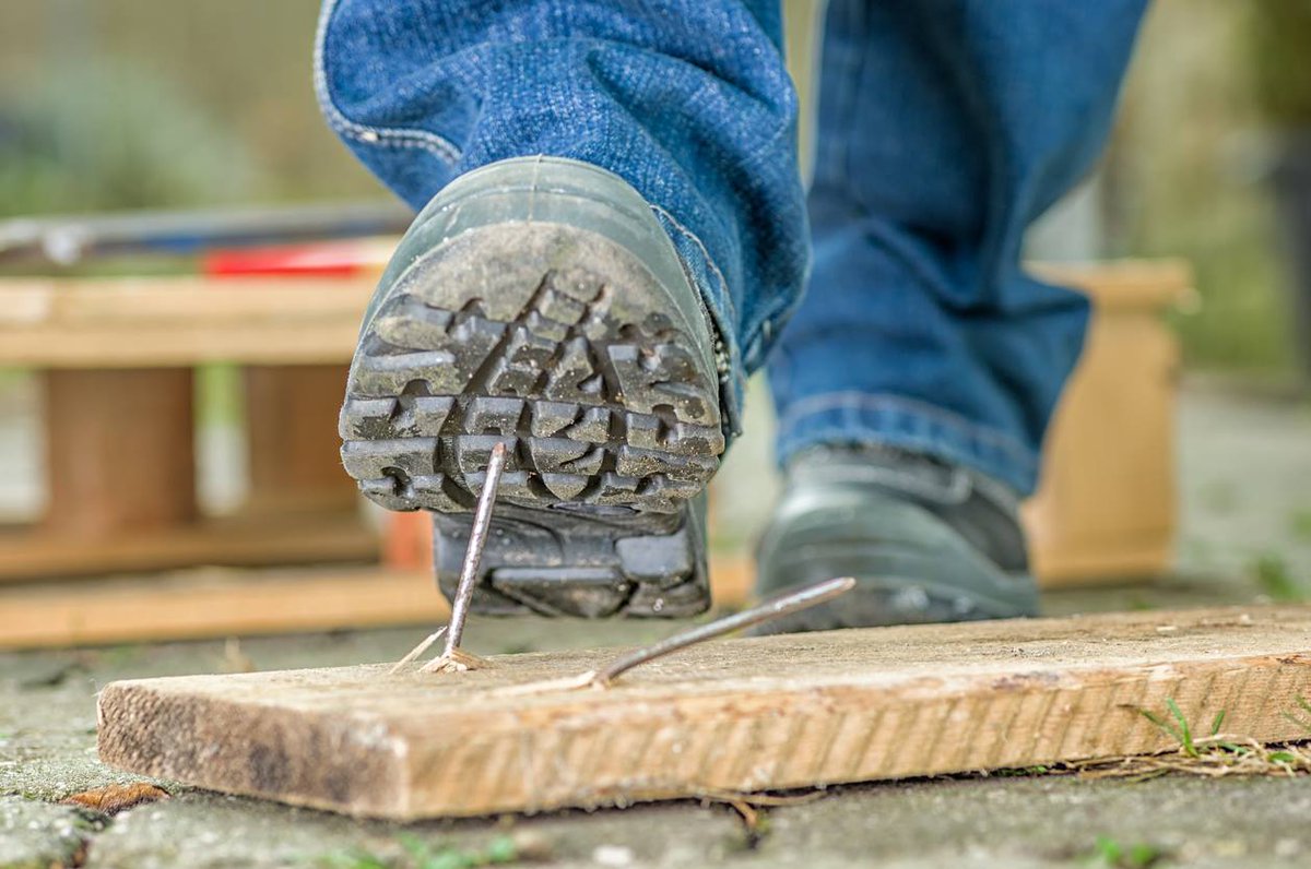 HazletIma's tweet photo. Step on a nail or other sharp object?  We're here 7 days a week for a tetanus shot.  Your care is our care! #constructionworker #nail #shot https://t.co/m2NgGBajSR