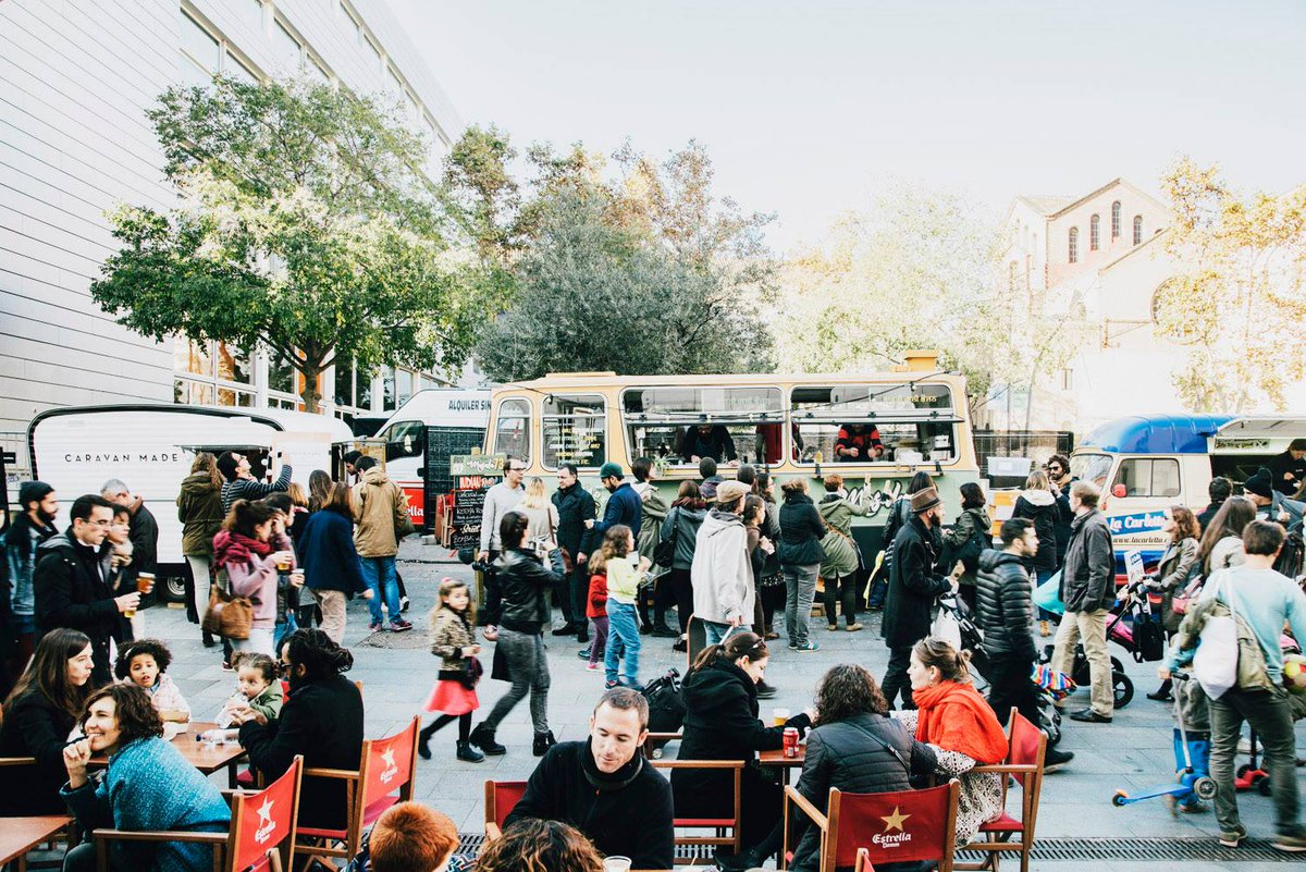 Bcn_NouBarris's tweet photo. Final de "L'estiu al pati" amb corals #Canticorum i #ShangaiYouthChoir dins el @WSCM11, diumenge a les 20 h. I #FoodTrucks des de les 12 h! https://t.co/A7ySxhnwfu