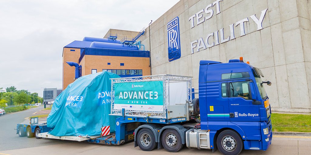 Rolls-Royce tweet media