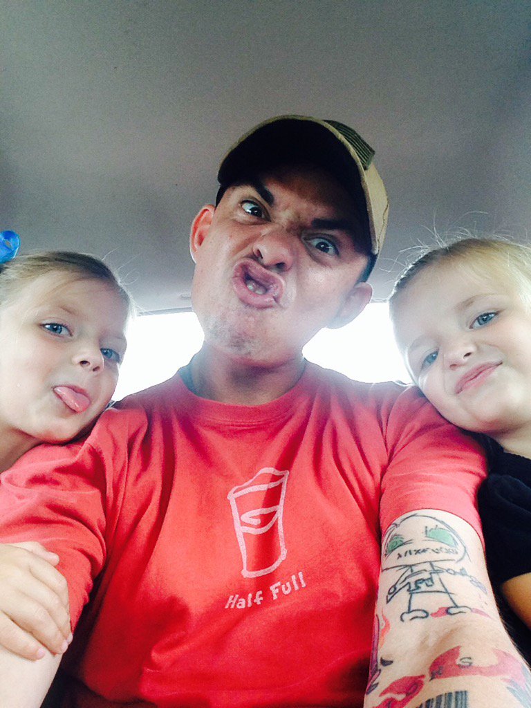 zacharyebell's tweet photo. #FlashbackFriday shopping with @Archer03Jeep #UncleAce https://t.co/69Hcg0BqzP