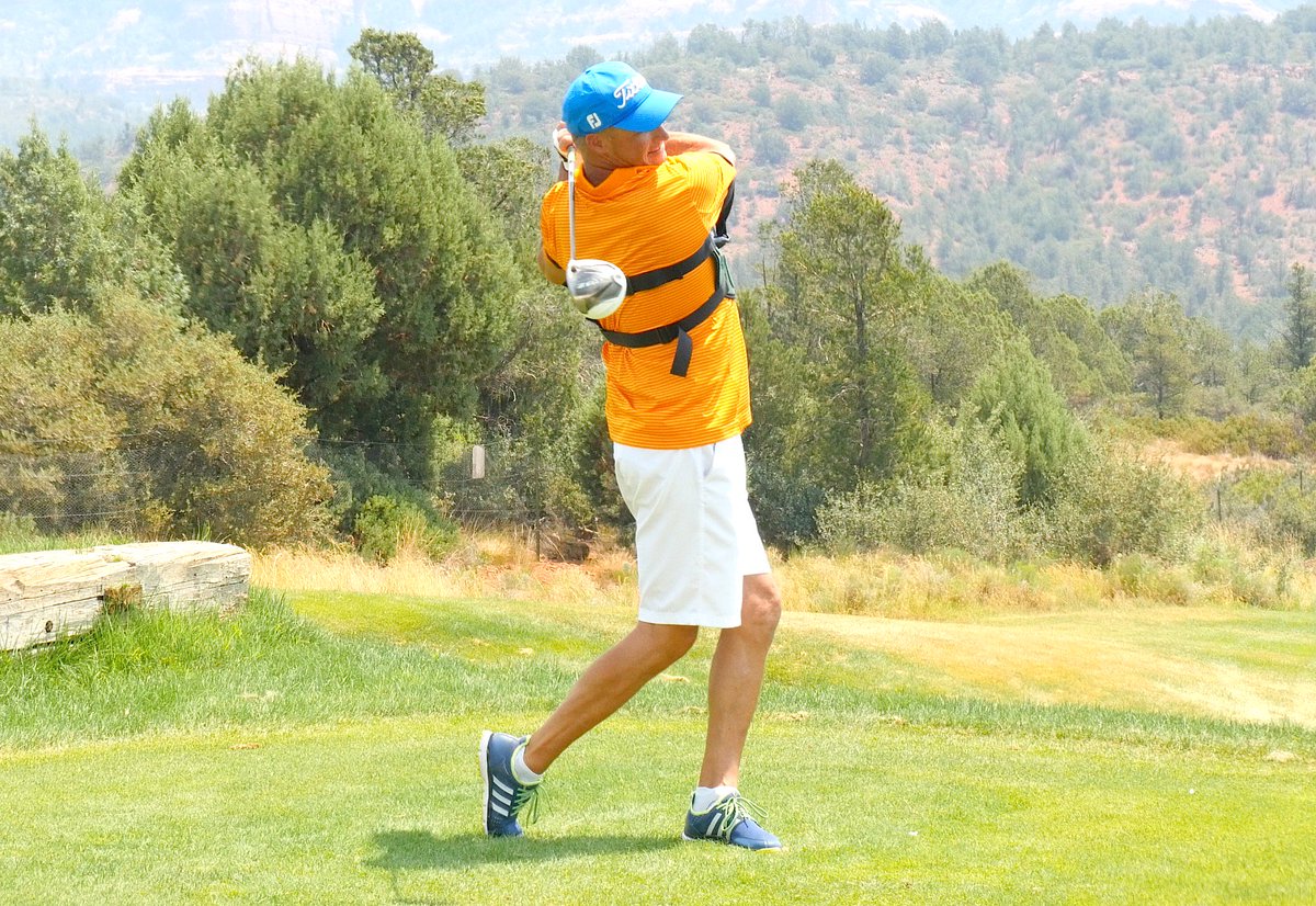 SwingJacket's tweet photo. Follow through and let the Swing Jacket lead you. #PlayBetterNow https://t.co/q5avXG2f6G