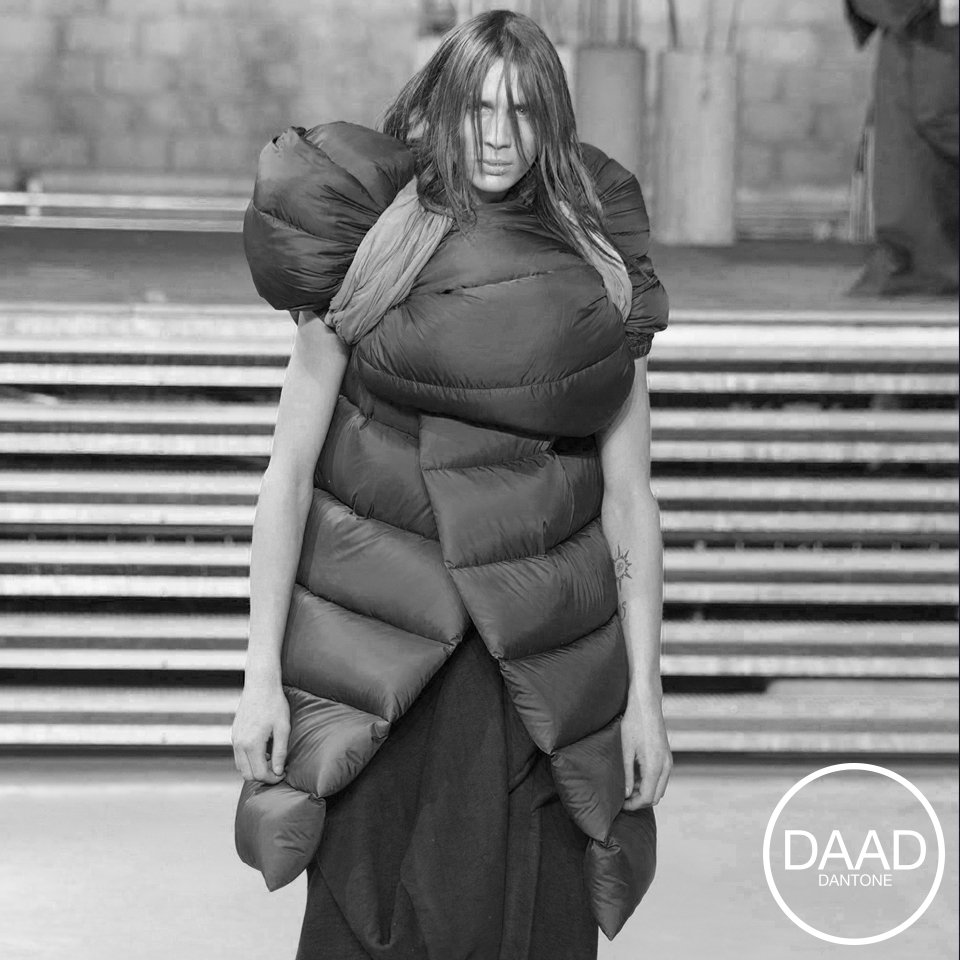 #RickOwens FW 17-18 men's collection: Gunge-Luxe Fashion With A Decadent Twist. Find out more: bit.ly/2vIv8s6