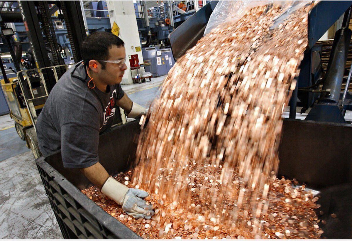 MensHumor's tweet photo. if i got a penny for every time someone WASTED MY FUCKING TIME https://t.co/yxzmv7guV0