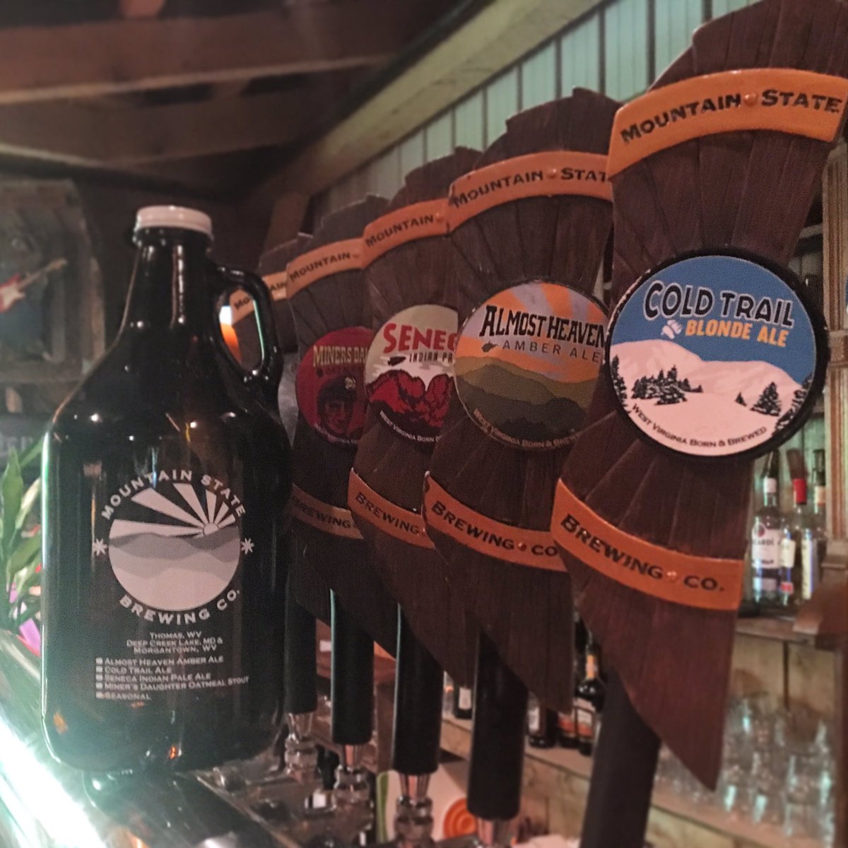 Don't miss out on $10 growler fill Friday at Mountain State today! Take home 64 oz of MSBC craft beer for the weekend 🍻