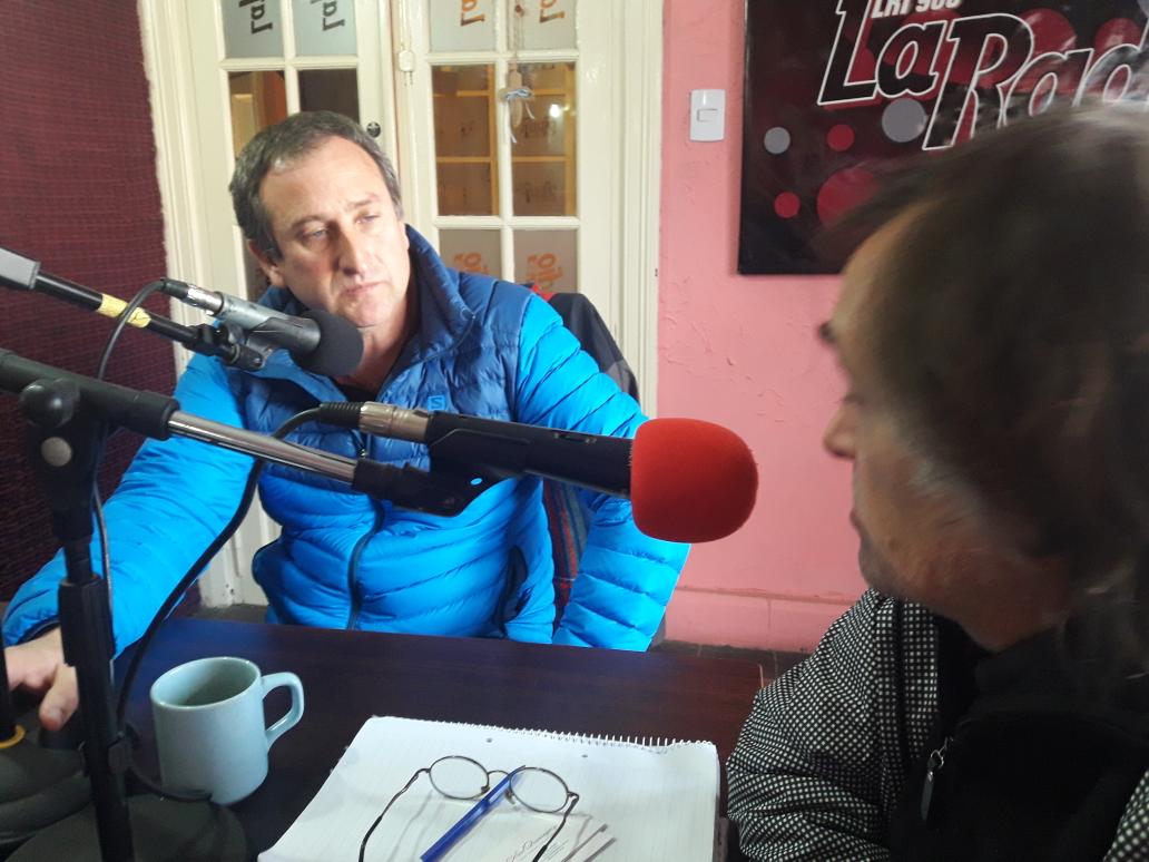 fmlaradio935's tweet photo. [ESTUDIOS] @FernandoDufau, Precandidato a cjal del Pdo Renovador, en #LaMañanadelaRadio: "El ajuste nos lo tenemos que hacer los políticos" https://t.co/ST1RW3Abkh